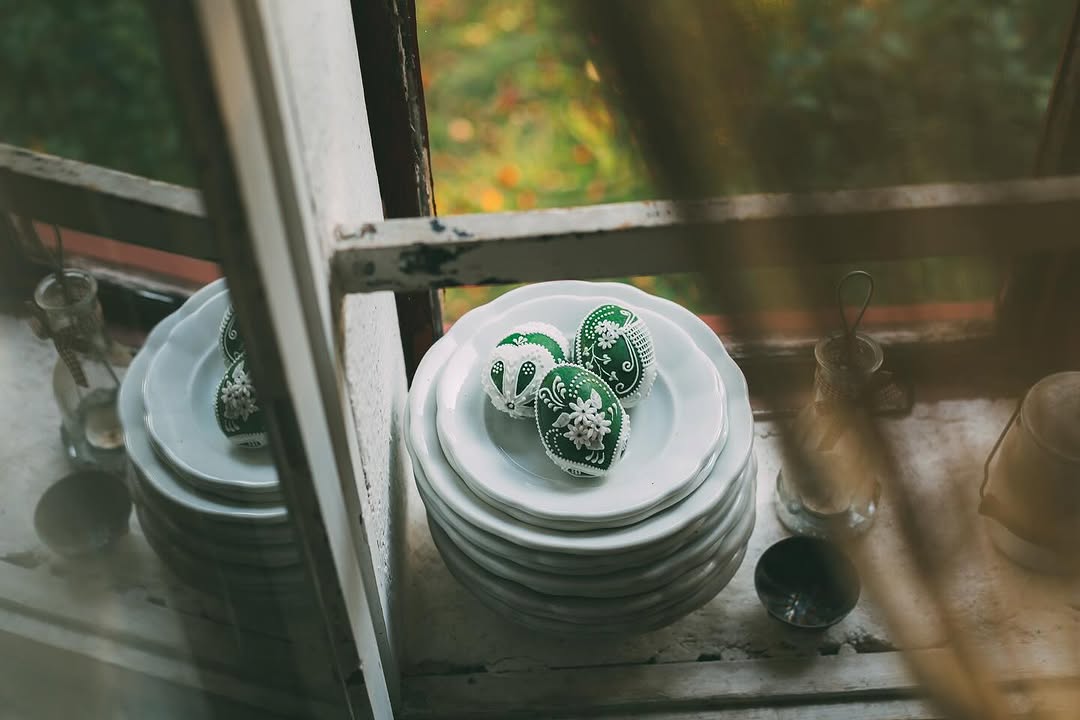 Týden do Velikonoc? Nenechte se vystrašit a pojďte si přípravy vykrojit přesně podle svých představ. Jarní kreativitě se meze nekladou. 

One week until Easter? Don’t be scared and come and make your preparations exactly as you wish. Spring creativity has no limits.