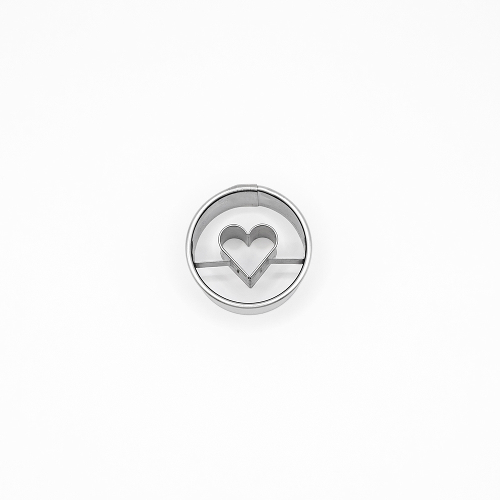 Circle / heart cut-out – small cookie cutter, stainless steel